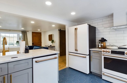 Richland House | Pet-Friendly Luxury Retreat: Two Bedroom, Two Bathroom Oasis with King Beds.