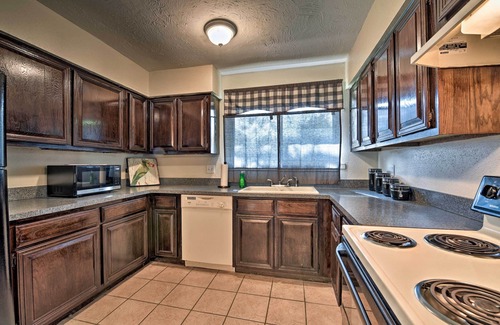 Missouri City House | Pet-Friendly Missouri City Home w/Fenced-In Yard!