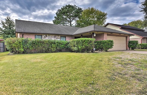 Missouri City House | Pet-Friendly Missouri City Home w/Fenced-In Yard!