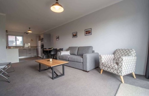 Brixton Apartment | Pet Friendly Modern Apartment in Brixton