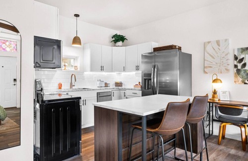 Hot Springs Apartment | Pet Friendly Modern Downtown Apt