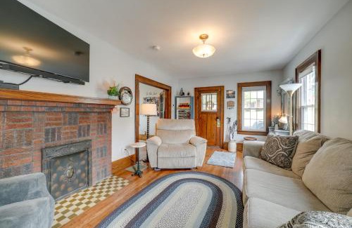 Morgantown House | Pet-Friendly Murph Landing - 1 Mile to WVU!