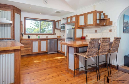 Malua Bay House | Pet-Friendly, Ocean Views & Wifi |Whispering Palms