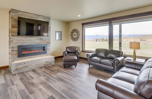 Polson House | Pet-Friendly Polson Home w/ Mountain Views!