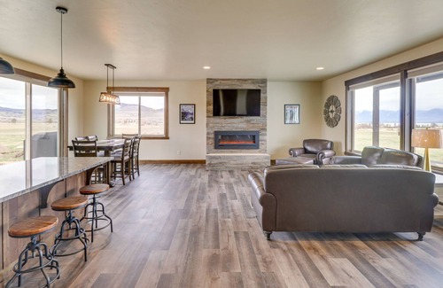 Polson House | Pet-Friendly Polson Home w/ Mountain Views!
