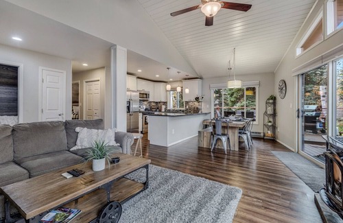 Glenwood Springs House | Pet-Friendly, Private Creekside Retreat Near Town & Hot Springs