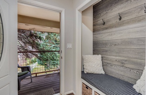 Glenwood Springs House | Pet-Friendly, Private Creekside Retreat Near Town & Hot Springs