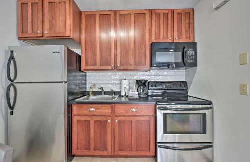 Wabasha Apartment | Pet-Friendly Retreat with Deck Steps to Marina!