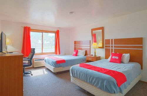 Redwood Falls Hotel | Pet-Friendly Room Near Casino + Local Dining & Attractions in Redwood Falls