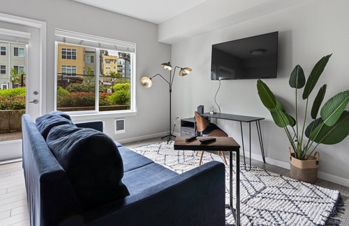 Bothell Apartment | Pet-Friendly Studio in Bothell Near Trails & Shops
