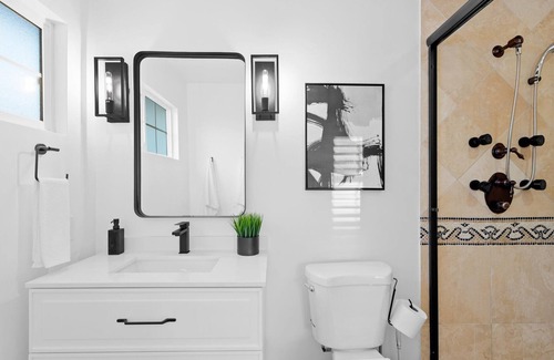 Covey House | Pet-friendly stylish retreat with private pool, spa, ping pong, foosball + more!