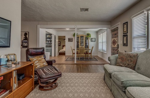 Central Oklahoma City House | *PET FRIENDLY* The Burrow Comfortable 3bed
