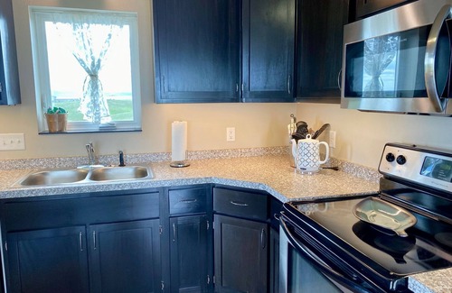 Hermosa House | Pet friendly tranquil country haven with modern comfort.