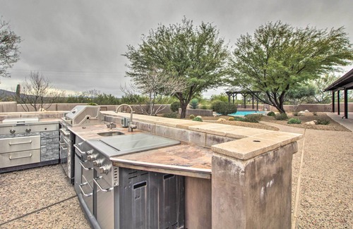 La Cebadilla Estates House | Pet-Friendly Tucson House w/Private Pool!
