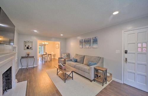 Tulsa House | Pet-Friendly Tulsa Digs with Deck and Fenced Yard