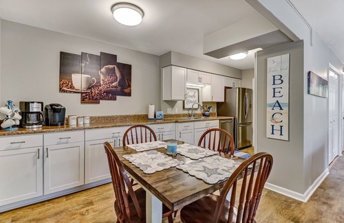 Fernandina Beach House | Pet Friendly | Updated Forest Ridge Villa | Short Walk to the Beach | Community Pool & Tennis