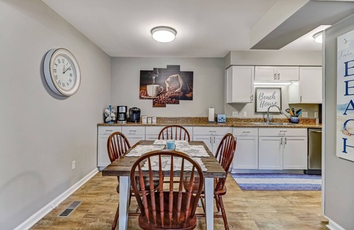 Fernandina Beach House | Pet Friendly | Updated Forest Ridge Villa | Short Walk to the Beach | Community Pool & Tennis