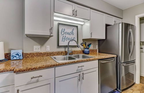 Fernandina Beach House | Pet Friendly | Updated Forest Ridge Villa | Short Walk to the Beach | Community Pool & Tennis