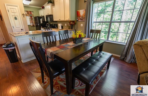 Table Rock Condo | Pet Friendly WALK-IN Condo ~ Central Location ~ FREE TICKETS INCLUDED! (FC41-17)