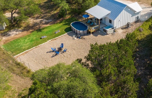 Fischer House | Pet Friendly with Pool and Hot Tub | Wiggle Butts Ranch #2