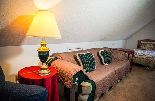 Pine Mountain House | Pet friendly Wooded View Escape perfect place to make some memories!