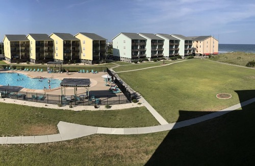 Surf City Condo | Pet/Smoke/Allergen free 2 bedroom, 1.5 bath beach view condo in Topsail Island