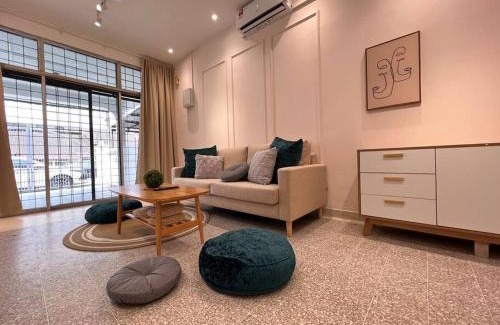 Sea Park Villa | Petaling Jaya SS2 Seapark Landed House, 4BedRoom, for 12 Pax with Netflix