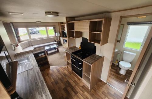 Tattershall Ski Chalet | PetFriendly- FamilyFriendly- 8Berth- Tattershall