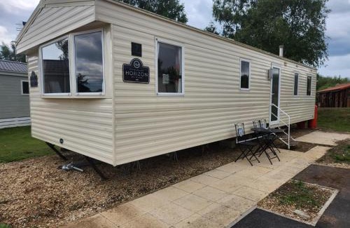 Tattershall Ski Chalet | PetFriendly- FamilyFriendly- 8Berth- Tattershall