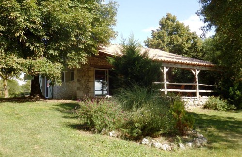 Monsaguel House | Petit Pech Bouquet: stone cottage on a hill overlooking the valley