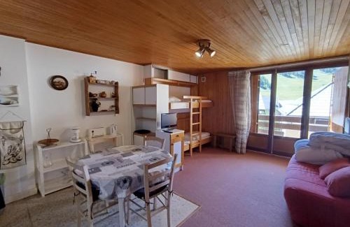 Montgenevre Apartment | Petit prix studio 4 pers. proche pistes et commerces avec balcon sud, acceptant animaux - FR-1-445-90