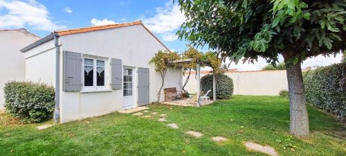 La Couarde-sur-Mer Villa | Petite location à proximité de la plage et des commerces