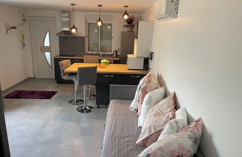 Habette-Coteaux du Sud House | Petite Maison Climatisée Entre Paris et Disney