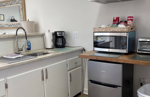 Abita Springs Apartment | Petite Suite/Downtown Historic Abita Springs/Location! Walk to it all!