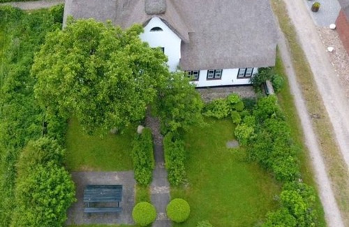 Midlum House | Petrine`s Hüs - The Petrine/s Hüüs is situated on the outskirts of Midlum.