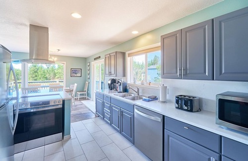 Seaview House | Pets OK, Fenced Yard, Playset, Walk to Beach, Pool Table, VolleyBal (45th)