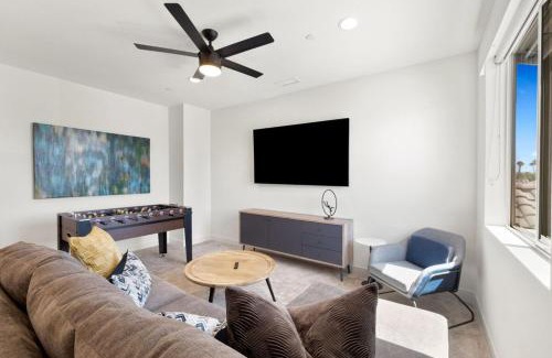 La Quinta House | PGA West -3 bdrm house w/Bonus Loft, Sleeps 8, Pool, Gym