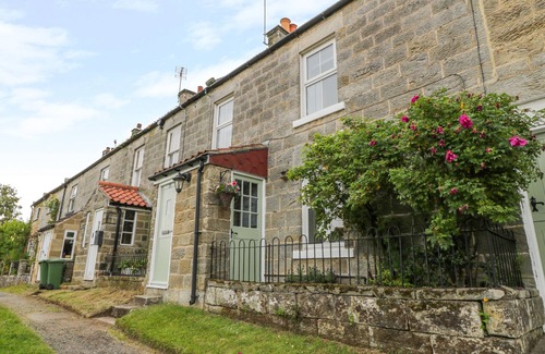 Ainthorpe Cottage | PHEASANT COTTAGE, character holiday cottage, with open fire in Danby