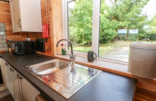 Bowes Cottage | PHEASANT, romantic, with hot tub in Bowes