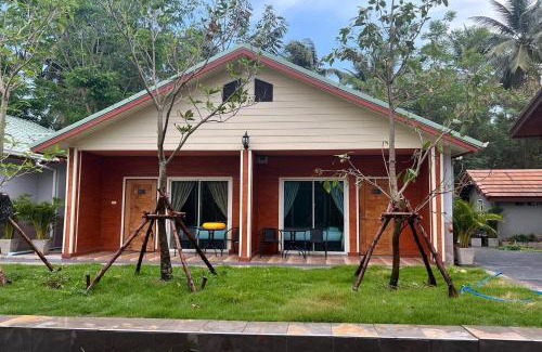 Ban Prok Hotel | Phenwaree Amphawa Resort