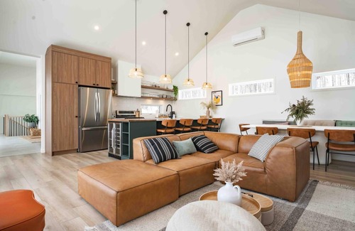 Petite-Riviere-Saint-Francois Ski Chalet | Phil Good 1219: Luxurious River View in Charlevoix