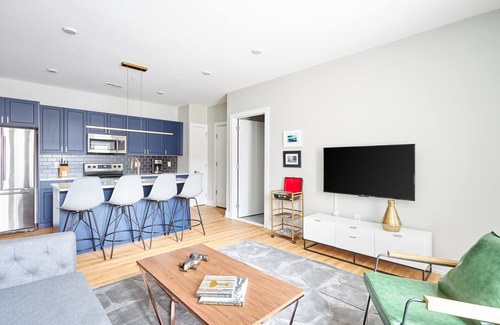 Fishtown Apartment | Philly’s 2BR Artful Retreat