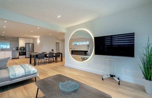 Leamington Cottage | Phonest Lake house i · PhoNest Lake House is Simple Serenity