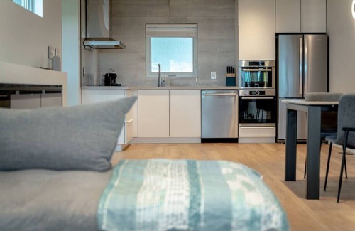 Leamington Cottage | Phonest Lake house i · PhoNest Lake House is Simple Serenity