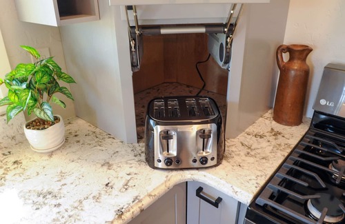 Canon City House | Piñon House - 5-bedroom home - Royal Gorge Cabins