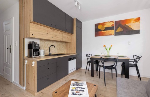 Katowice Apartment | Piastów 5 Katowice | Comfy Apartment | Balcony | Smart TV | Silesian Park, Zoo