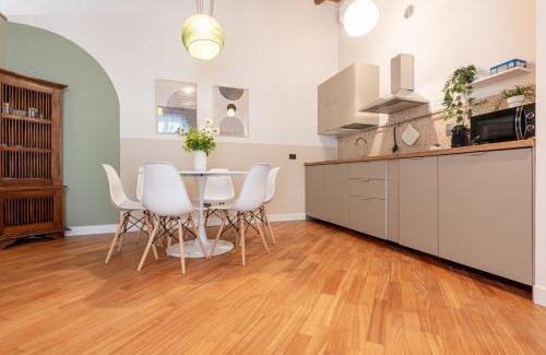 Historic Centre Apartment | Piazza Vittorio Veneto 10 parcheggio incluso