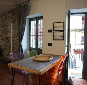 Moltrasio Apartment | Piazzetta House Stunning Lake View Welcome Cocktail at Il Baretto