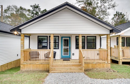 Picayune Cottage | Picayune Home w/Porch - Near Bogue Chitto Refuge!