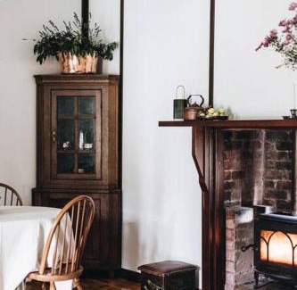 Basket Range House | Pickers Hut - A Country Style Featured Dream Stay